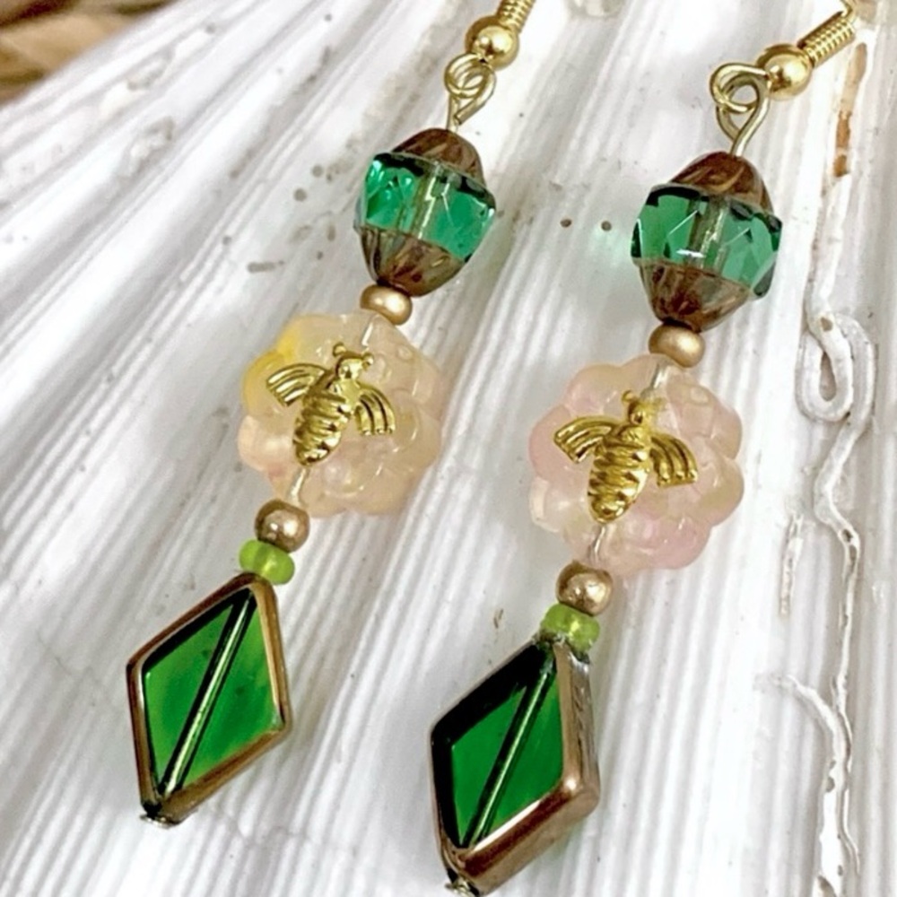 Czech Glass Victorian Bee Beaded Earrings - Picture 1 of 6
